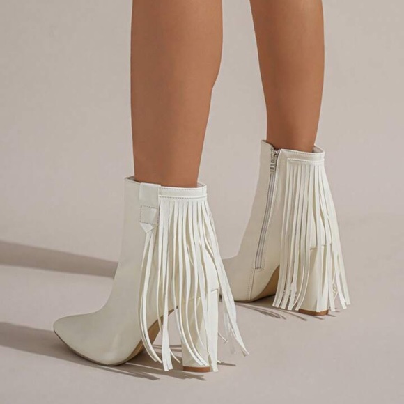 Fringe heels - Picture 2 of 3